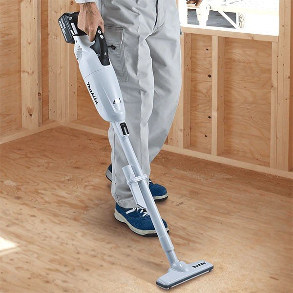 Makita 18v Cordless Vacuum Cleaner — view 2
